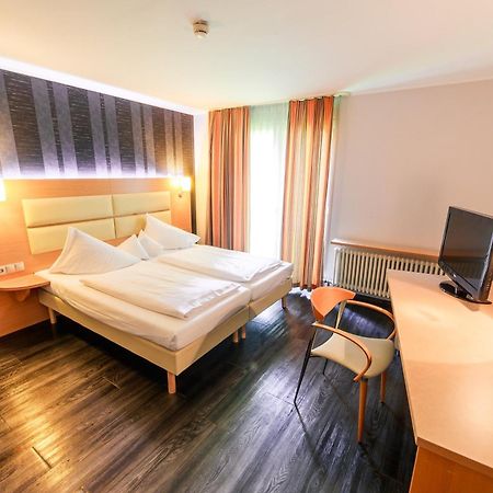 Plaza Inn Stuttgart-Ditzingen Bagian luar foto